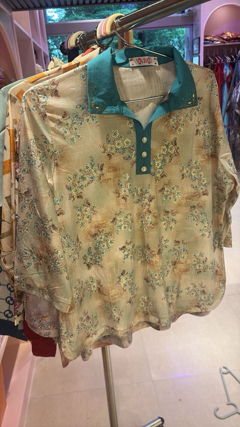 Collared Printed Tops Button Down / Half Placket