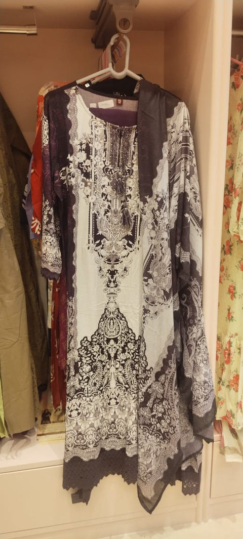 Black and Ivory Ornate Print Kurta Set with Scallop Border