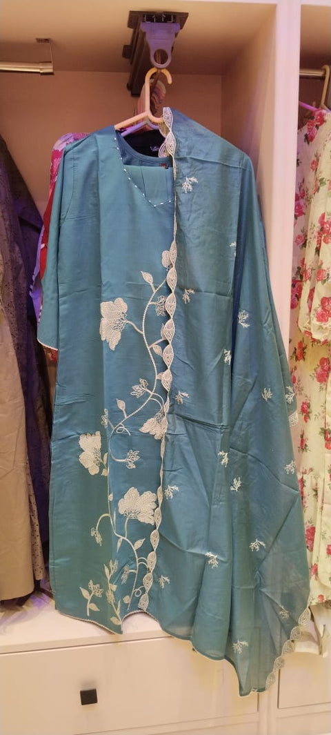 Sea-Teal Threadwork Kurta Set with Beaded Neckline (3-pc)