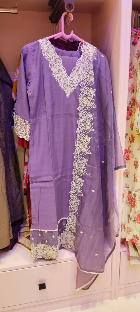 Lavender Lace 3 Pc Suit Set Kurta, Pants & Dupatta